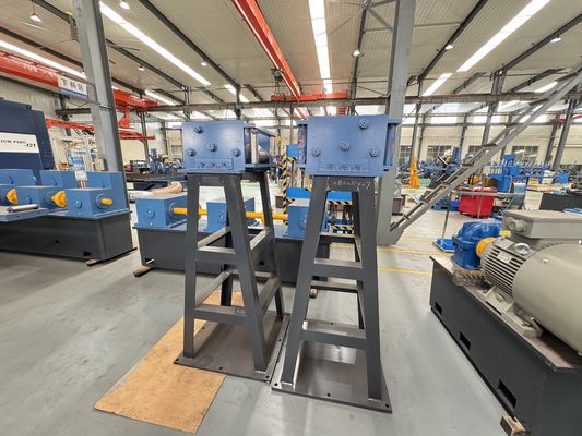 أعلى مصعد أنبوب السيارات آلة تصنيع أنابيب الصلب المياه الصفتي